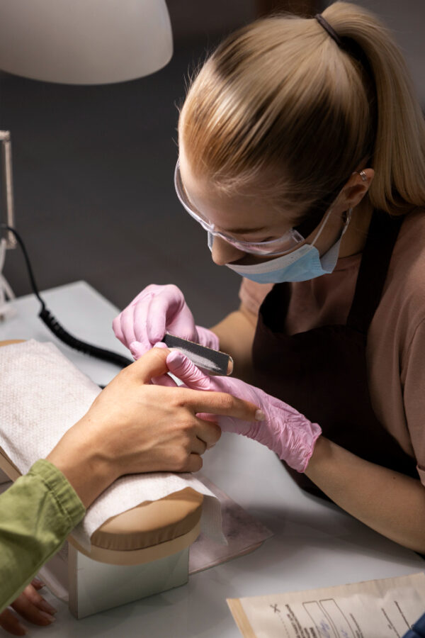 کاشت ناخن حرفه‌ای